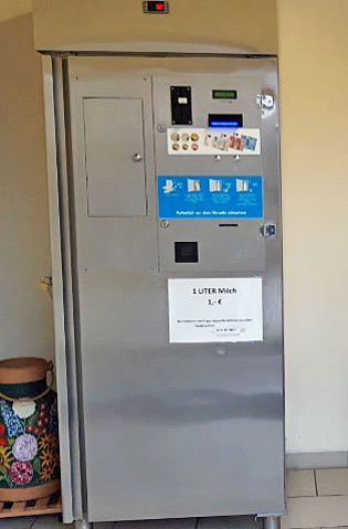 Abb. 2: Automat zur Abgabe von Rohmilch als „Milch-ab-Hof“.