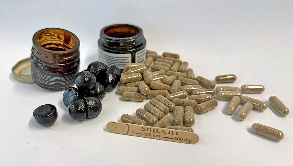 Shilajit in verschiedenen Darreichungsformen.